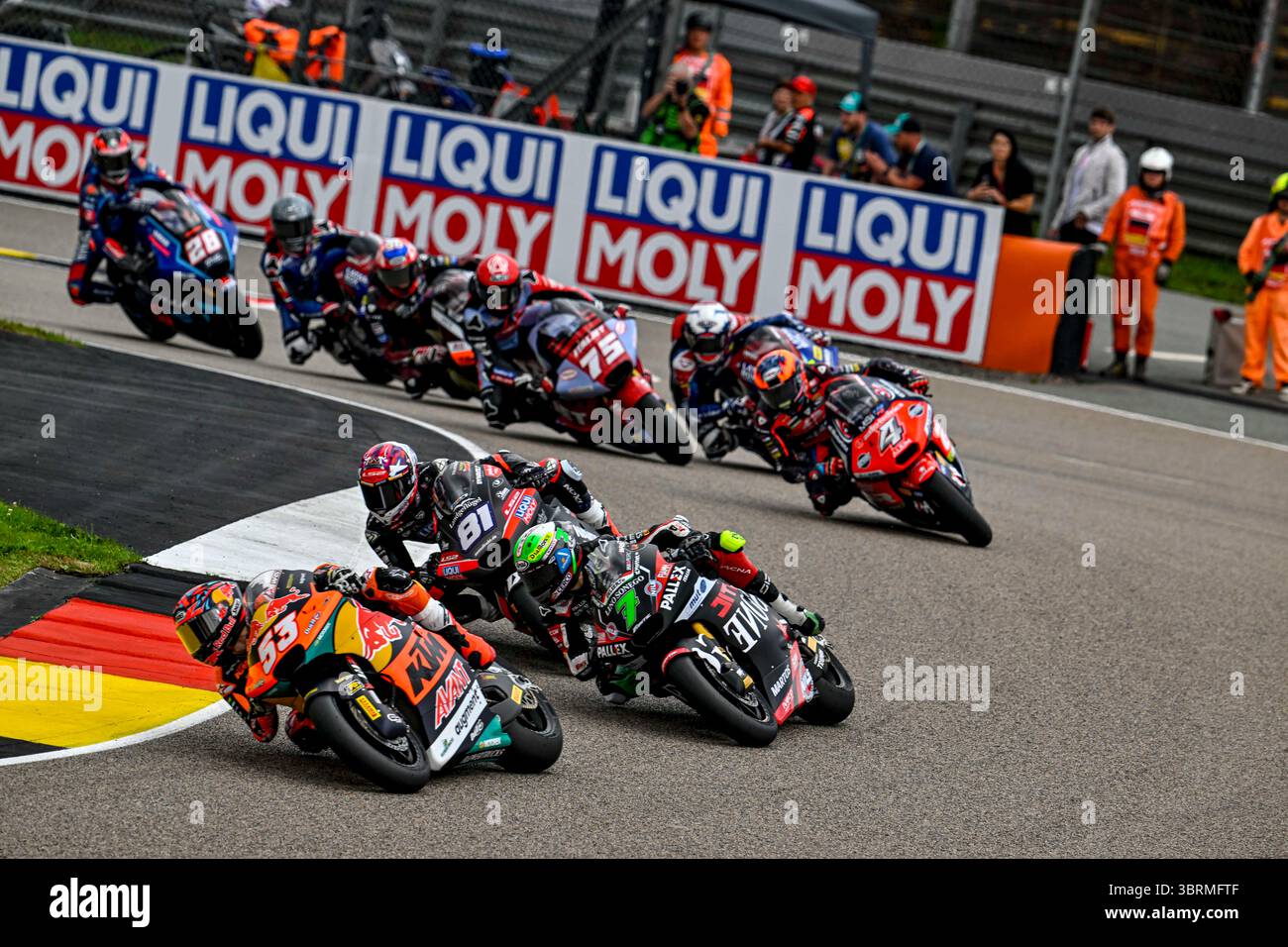 Hohenstein Ernstthal, Allemagne. 13 juillet 2025. 53 ONCU Deniz (tur), Red Bull KTM Ajo, Kalex Moto2, action avec 07 BALTUS Barry (bel), Fantic Racing Lino Sonego Moto2 lors du Grand Prix Moto 2 Motul Liqui Moly 2025 d'Allemagne, GP d'Allemagne, sur le circuit de Sachsenring, du 11 au 13 juillet, en Allemagne - photo Studio Milagro/DPPI crédit : DPPI Media/Alamy Live News Banque D'Images