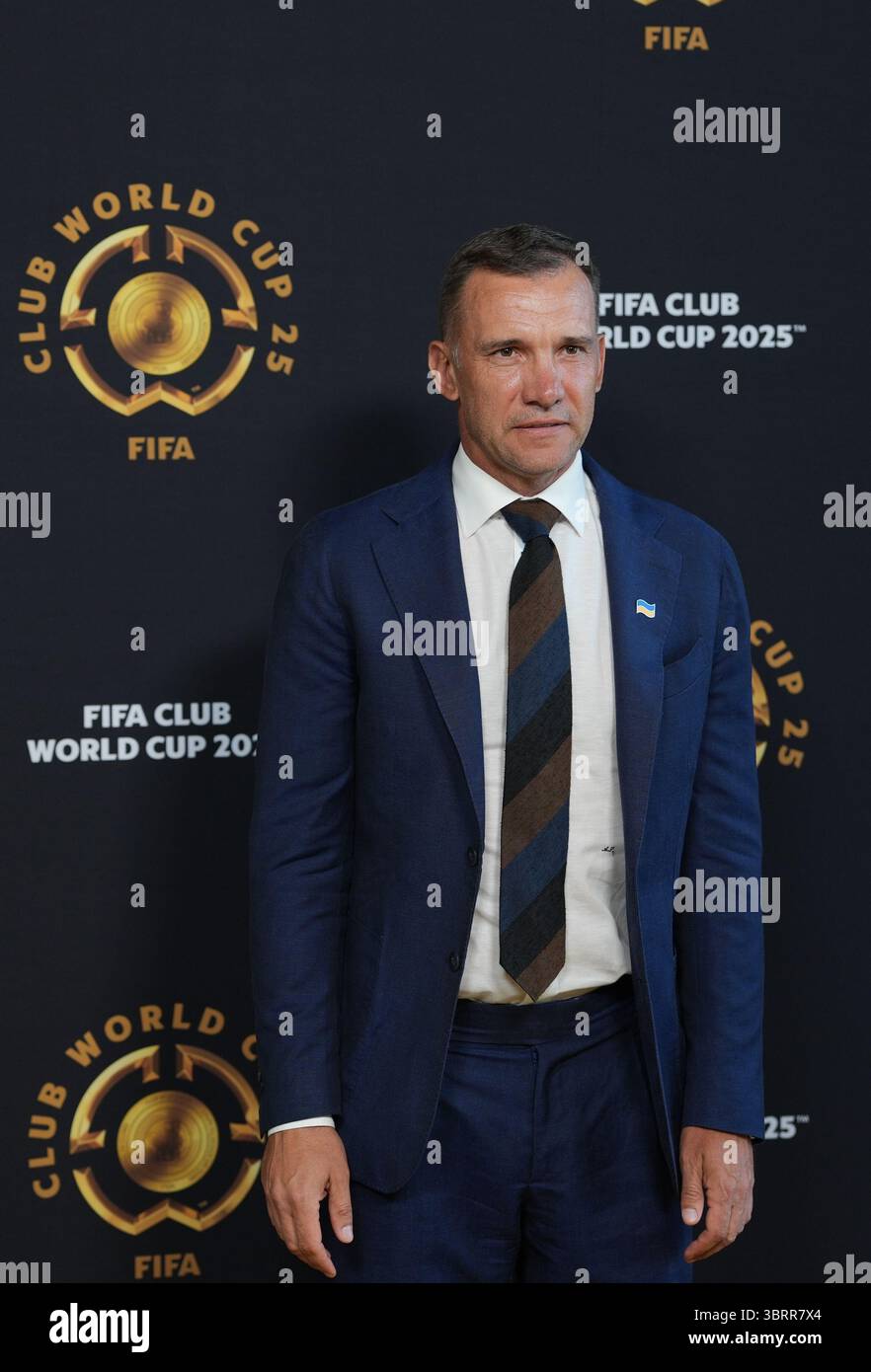 New Jersey, États-Unis. 13 juillet 2025. L'ancien joueur ukrainien Andriy Shevchenko arrive avant le match final entre le Chelsea FC (Angleterre) et le Paris Saint-Germain (France) à la Coupe du monde des clubs de la FIFA 2025 au MetLife Stadium, New Jersey, États-Unis, le 13 juillet 2025. Crédit : Huang Zongzhi/Xinhua/Alamy Live News Banque D'Images