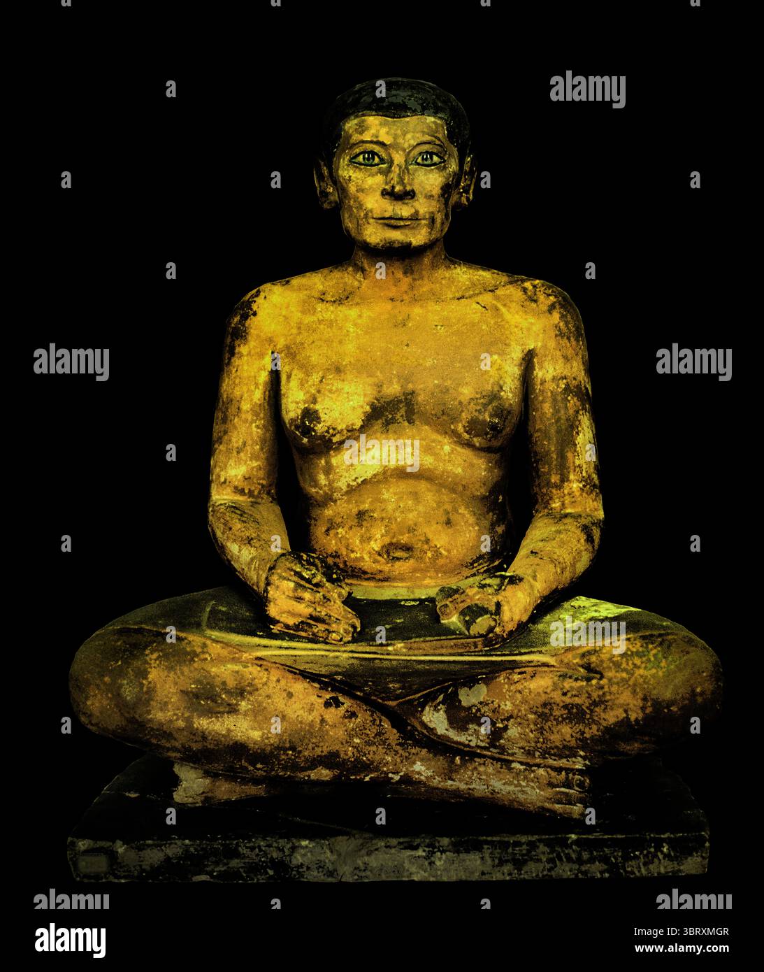 Scribe assis calcaire cristal d'albâtre incrusté yeux 5ème dynastie 2450 - 2350 av. J.-C. vieil Empire Egypte Saqqara Egyptien ,assis Scribe, ancien Empire égyptien, découvrir à Saqqara, Egypte. Maintenant au Musée du Louvre Banque D'Images