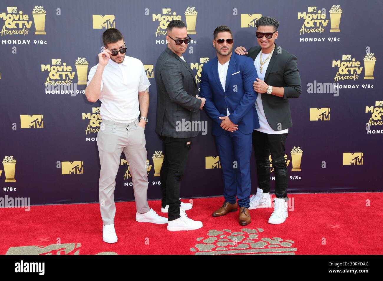 16 juin 2018 - Santa Monica, Californie, États-Unis - Vinny Guadagnino, Mike Sorrentino alias The situation, Ronnie Ortiz-Magro et Paul Delvecchio alias DJ Pauly d assistent aux MTV Movie and TV Awards 2018 au Barker Hangar. (Crédit image : © Alexander G. Seyum via ZUMA Wire) Banque D'Images