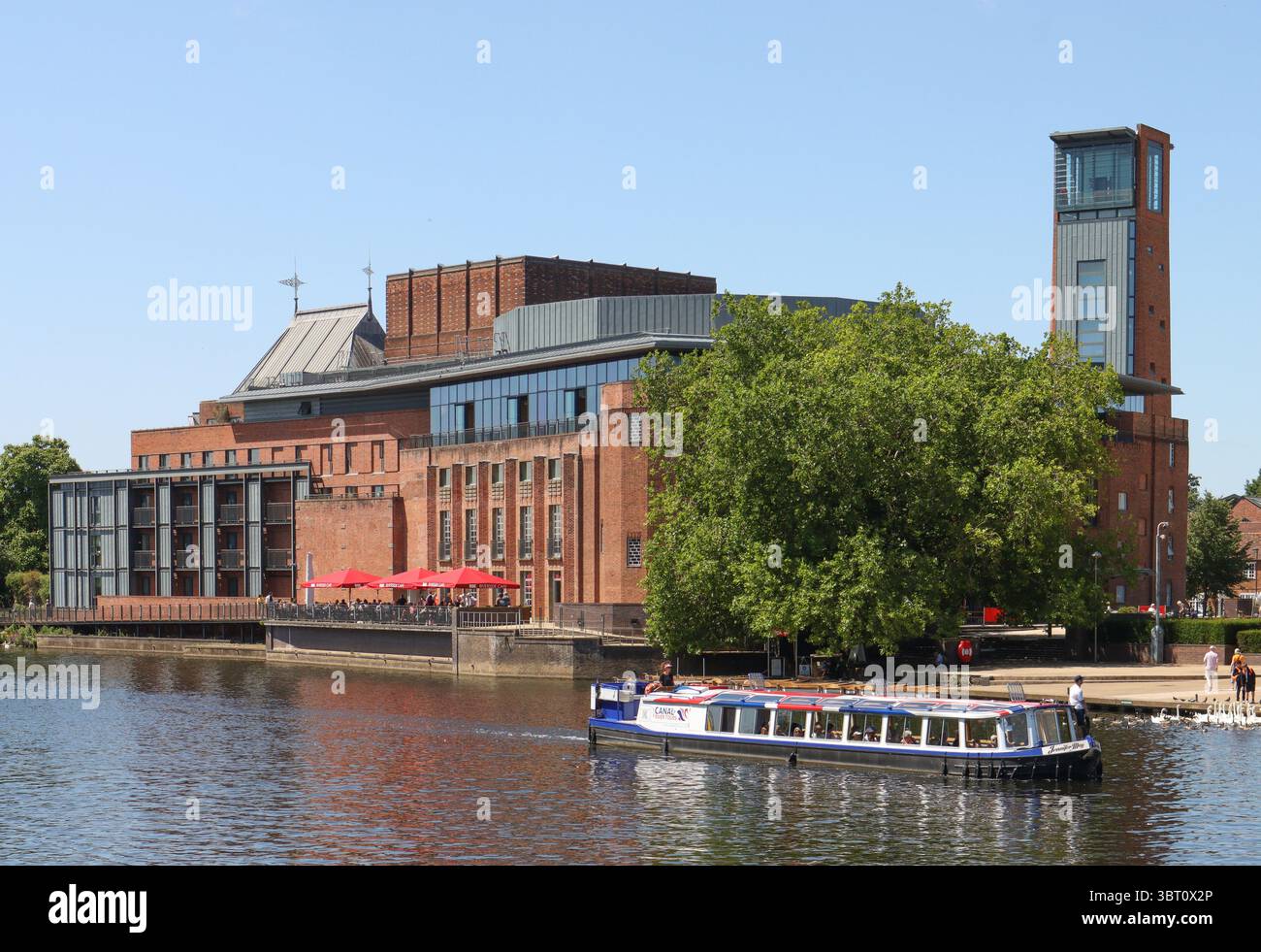 Royal Shakespeare Theatre on the River Avon, Stratford-upon-Avon, Warwickshire, Royaume-Uni. Banque D'Images