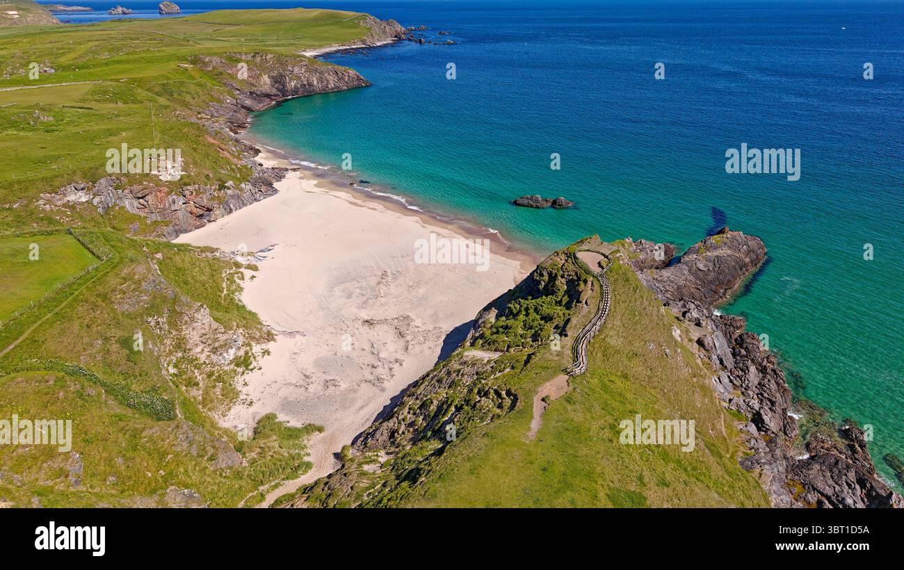 Durness Bay Sutherland Écosse le point de vue surplombant la plage de sable et la mer bleu vert Banque D'Images