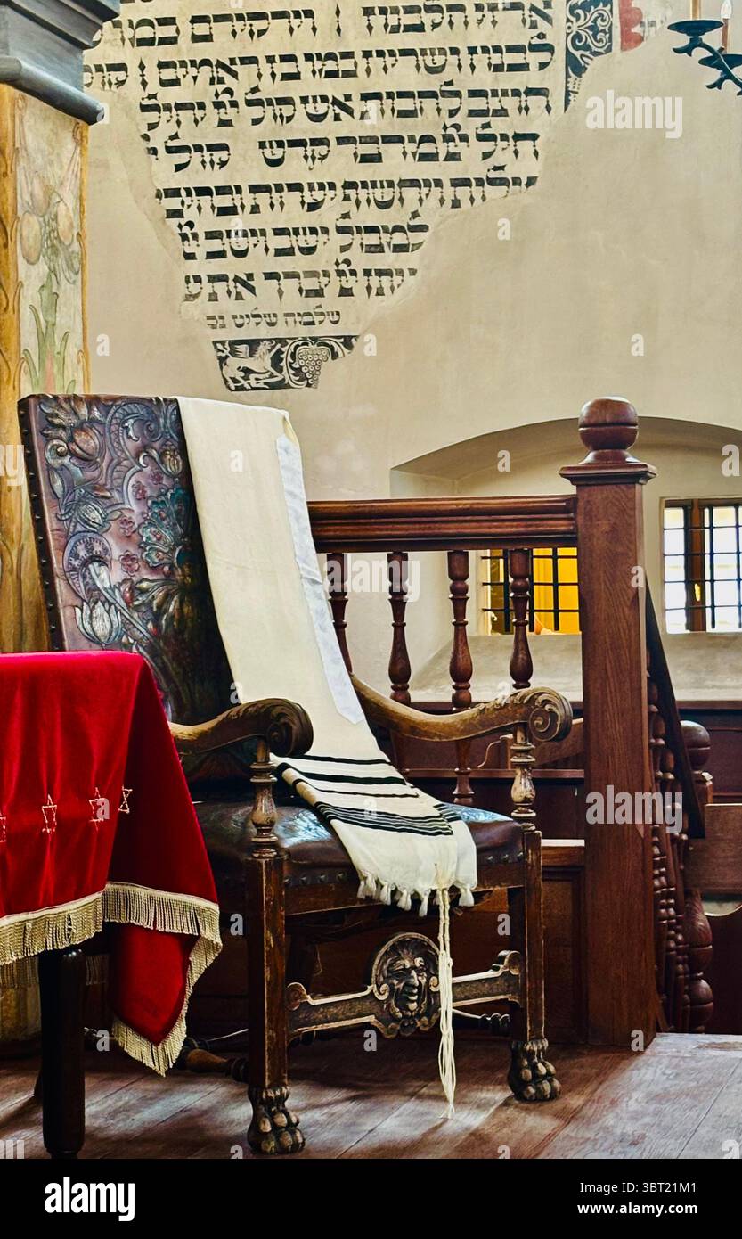 La belle synagogue du 17ème siècle à Tykocin, Pologne. - Image de stock capturée avec un smartphone