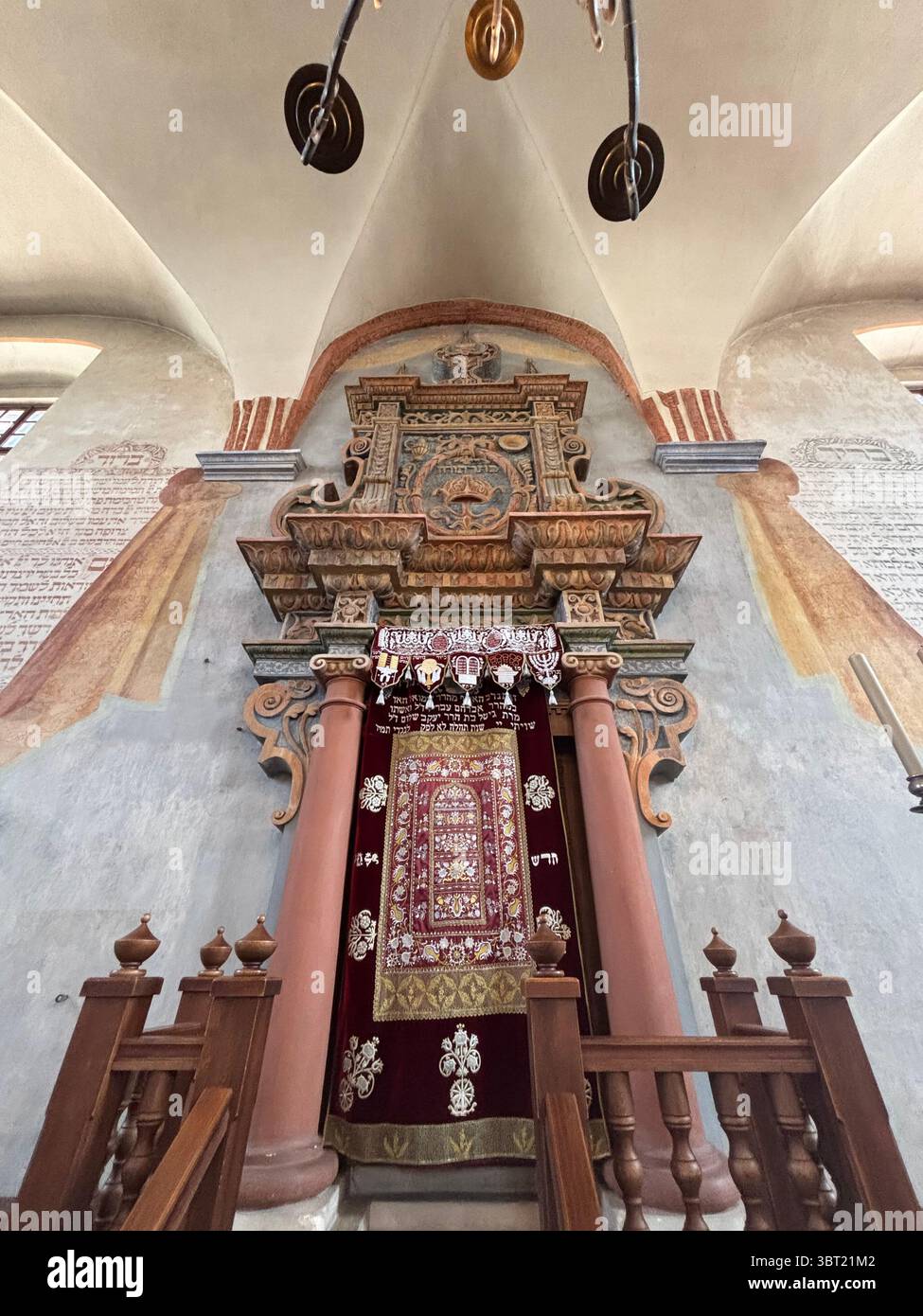 La belle synagogue du 17ème siècle à Tykocin, Pologne. - Image de stock capturée avec un smartphone