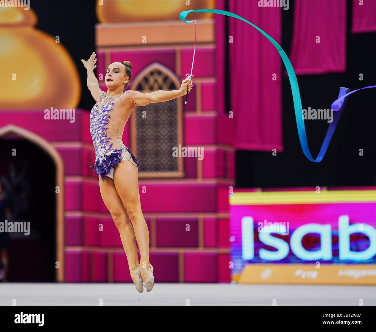 19 septembre 2019 : â Isabella Schultz, danoise, lors du 37e championnat du monde de gymnastique rythmique entre et le 3e jour à l'arène nationale de gymnastique de Bakou, Azerbaïdjan. Ulrik Pedersen/CSM.(image de crédit : © ; Ulrik Pedersen/CSM via ZUMA Wire) Banque D'Images