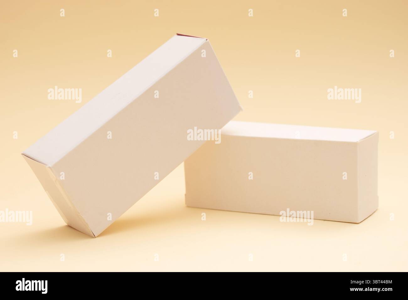 Boîtes en carton écologiques – maquette d’emballage durable Banque D'Images