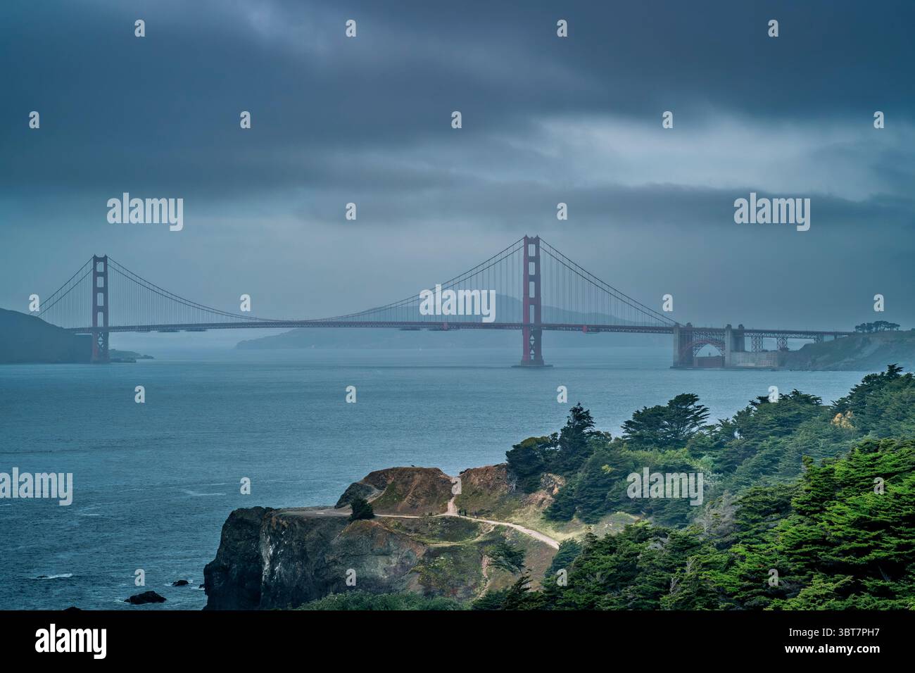 Le Golden Gate Bridge vu de Lands End, San Francisco, Californie, États-Unis. Banque D'Images