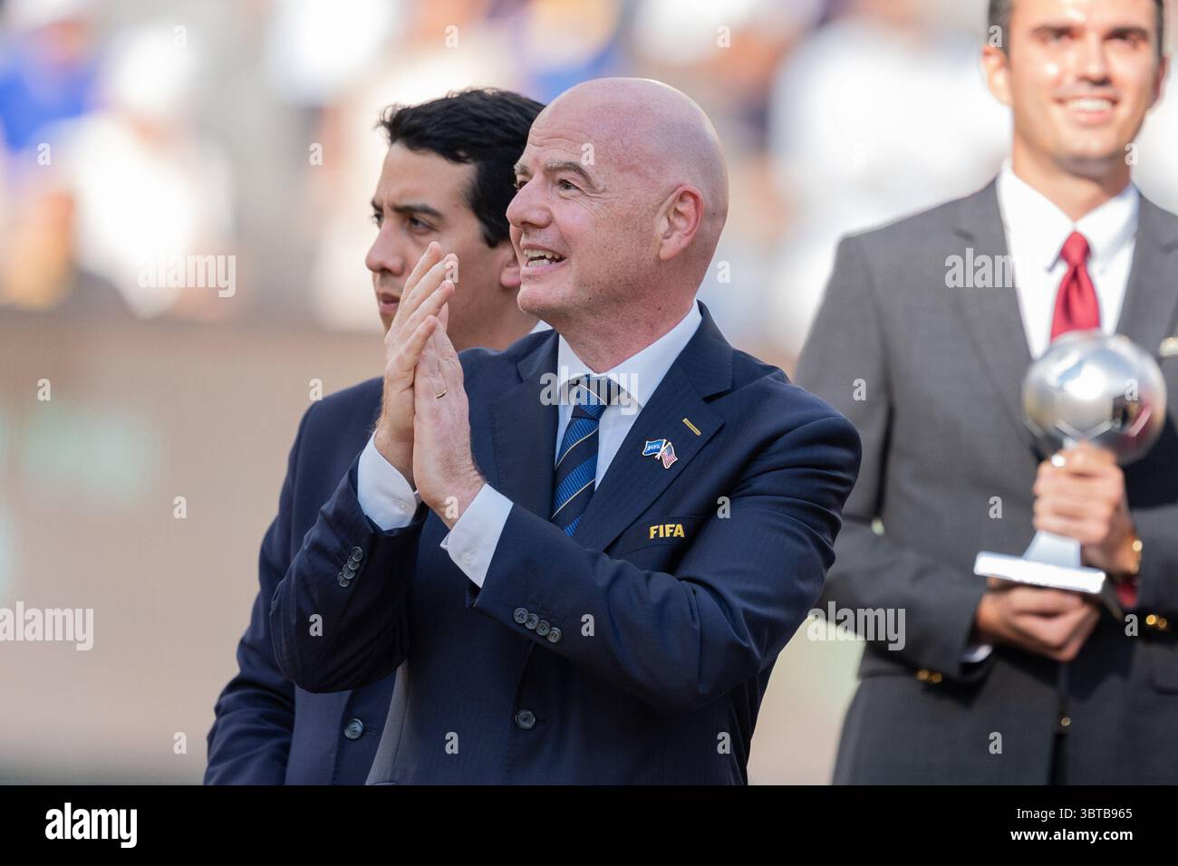 East Rutherford, États-Unis. 13 juillet 2025. Le président de la FIFA, Gianni Infantino, vu sur un podium après la Coupe du monde des clubs de la FIFA 2025 : finale du Chelsea FC vs Paris Saint-Germain au MetLife Stadium à East Rutherford, New Jersey, États-Unis, le 13 juillet 2025. Chelsea FC a gagné 3-0 pour devenir champion de la Coupe du monde des clubs de la FIFA. (Photo de Lev Radin/Pacific Press) crédit : Pacific Press Media production Corp./Alamy Live News Banque D'Images