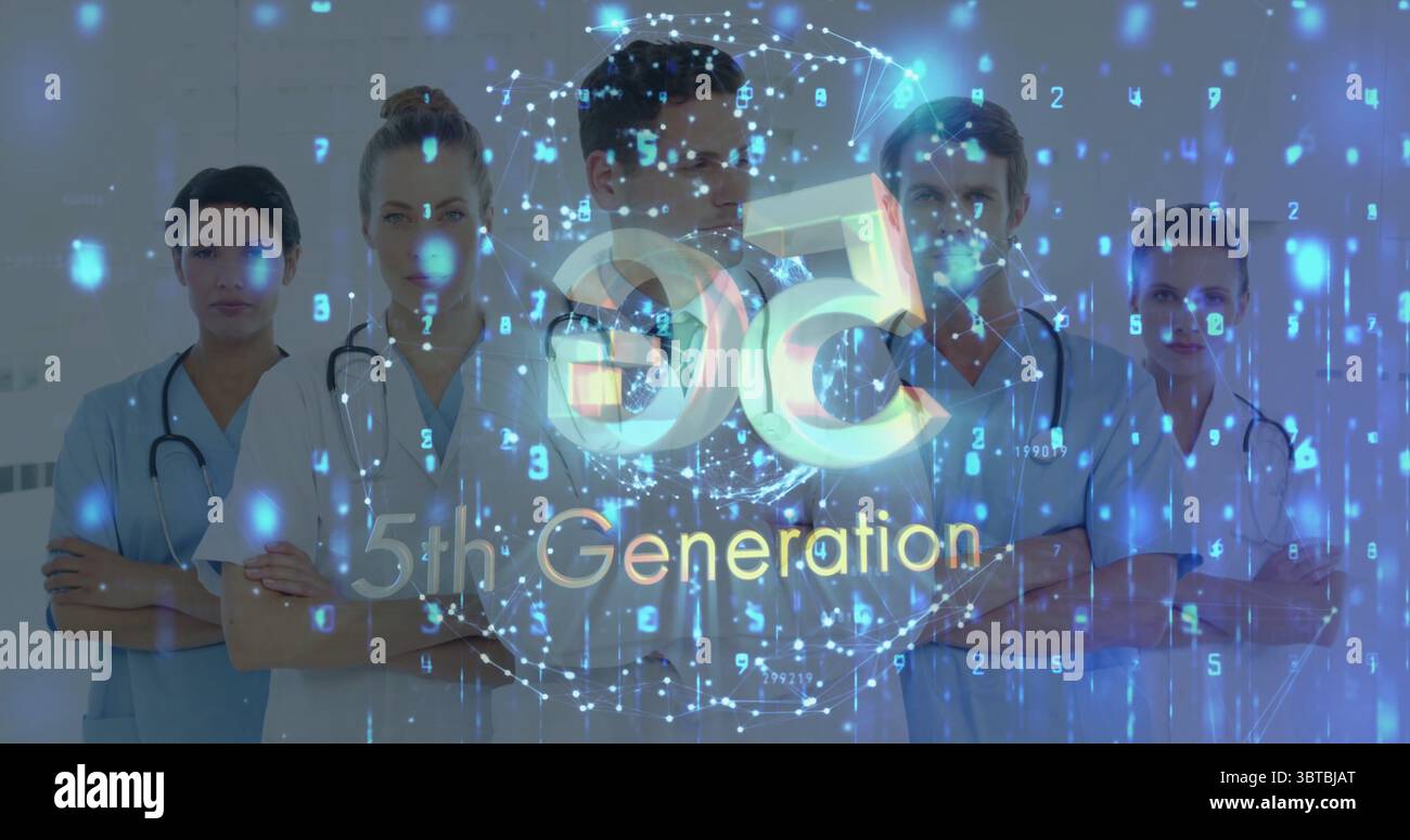 Équipe médicale dans les gommages debout dans le couloir projetant le logo de 5ème génération avec des symboles flottants Banque D'Images