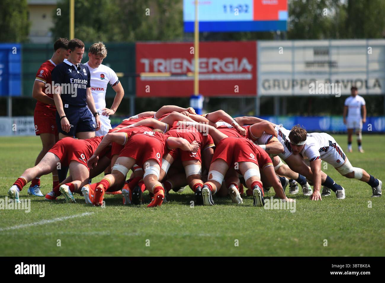 Viadana, Italie. 14 juillet 2025. scrum lors du match de championnat du monde de rugby U20 entre l'Angleterre et le pays de Galles au stade Zaffanella, Viadana, Italie. (Crédit : Federico Zovadelli/Alamy Live News) Banque D'Images