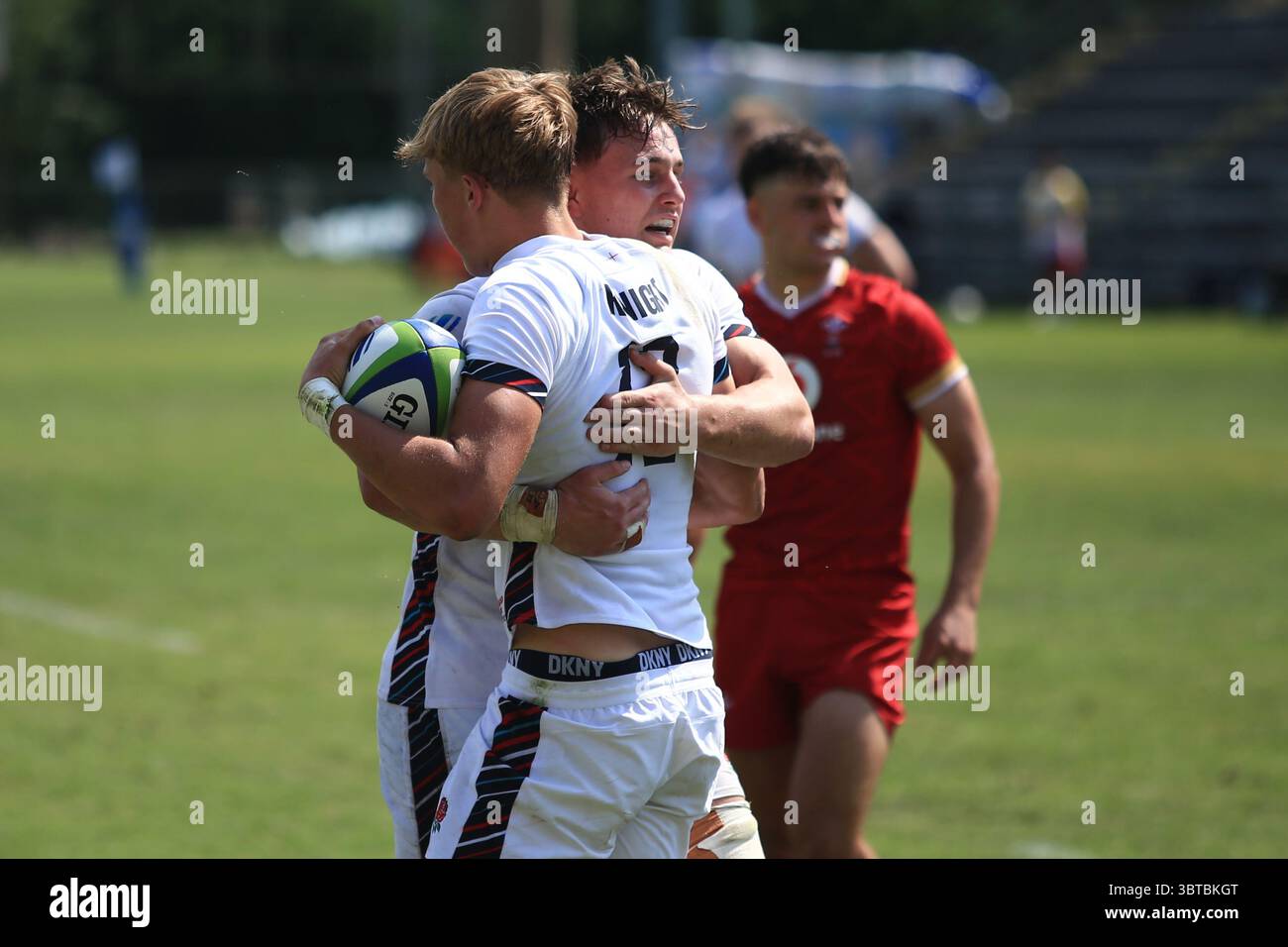 Viadana, Italie. 14 juillet 2025. Le joueur anglais Will Knight célèbre sa victoire après avoir marqué un essai lors du match du Championnat du monde de rugby U20 entre l'Angleterre et le pays de Galles au stade Zaffanella, Viadana, en Italie. (Crédit : Federico Zovadelli/Alamy Live News) Banque D'Images