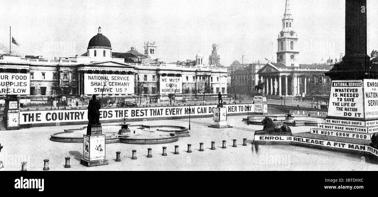 Traflagar Square en 1917 - Une extravagance de ' Service national ' . 31 mars 1917 Banque D'Images