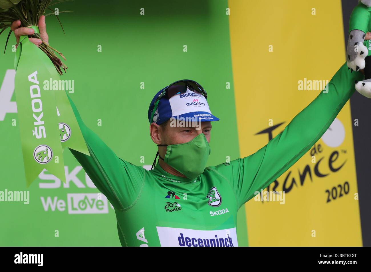 TOUR DE FRANCE 2020- UCI Cycling World Tour sous virus Outbreak. 14ème étape de Clermont-Ferrand à Lyon le 12 septembre 20220, Lyon , France. Sam Bennett Ireland Deceuninck - Quick - Step portant le maillot vert sur le podium. (Photo de Pierre Teyssot/ESPA-images)(image de crédit : &copy ; Agence photo ESPA/CSM via ZUMA Wire) Banque D'Images