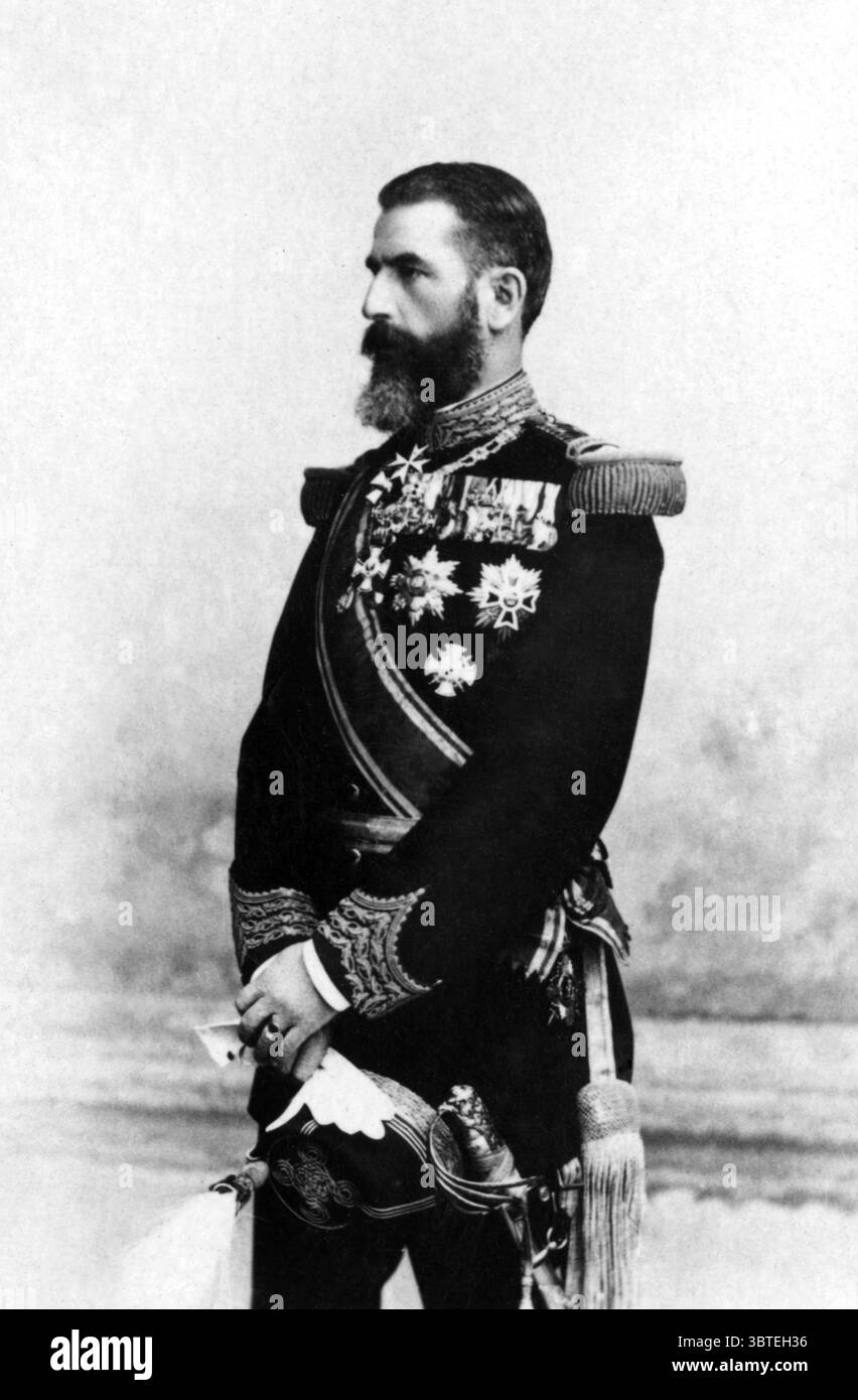 Charles Ier Roi de Roumanie 1839 - Roi de Roumanie - Carol Ier de Roumanie, nom d'origine Prince Karl Eitel Friedrich Zephyrinus Ludwig von Hohenzollern-Sigmaringen (20 avril 1839 - 27 septembre/10 octobre 1914), prince allemand, a été élu Domnitor (prince) de Roumanie en avril 1866 et proclamé roi le 26 mars 1881. Il fut le premier souverain de la dynastie Hohenzollern-Sigmaringen qui gouverna le pays jusqu'à la proclamation d'une république en 1947. Pendant son règne, il a personnellement dirigé les troupes roumaines pendant la guerre russo-turque de 1877-78 et a assumé le commandement de l'armée russo/roumaine durin Banque D'Images
