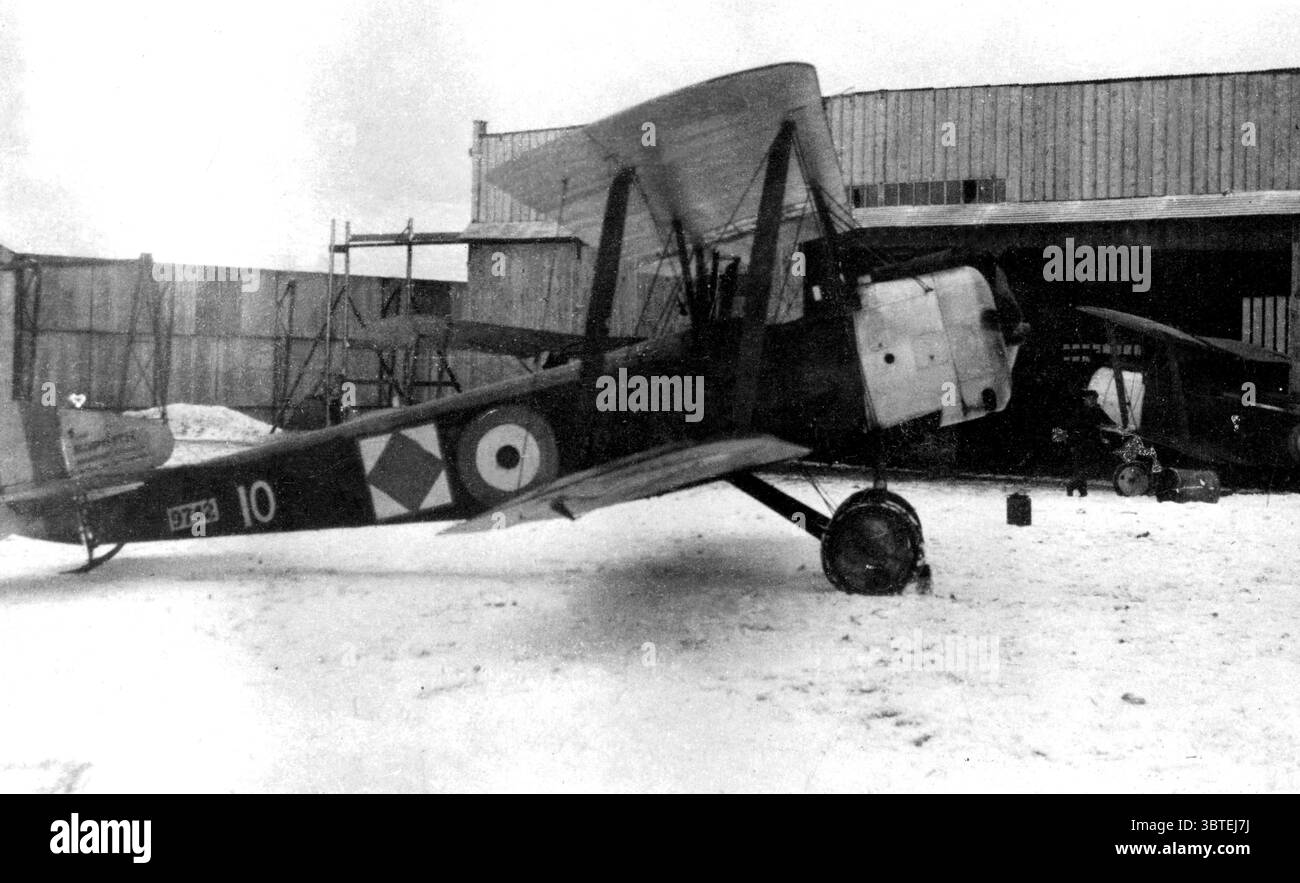 Piloté par Redpath sur Maach 4 Brebach Said Sopwith 1,5 Strutten (bombardier monoplace Admiralty-type 9700) - 1916. Innovant - premier engin équipé de freins pneumatiques - premier engin britannique à disposer de canons à tir synchronisés fiables. Équipé de la première unité de bombardiers stratégiques de l'histoire - mi-1916. Banque D'Images