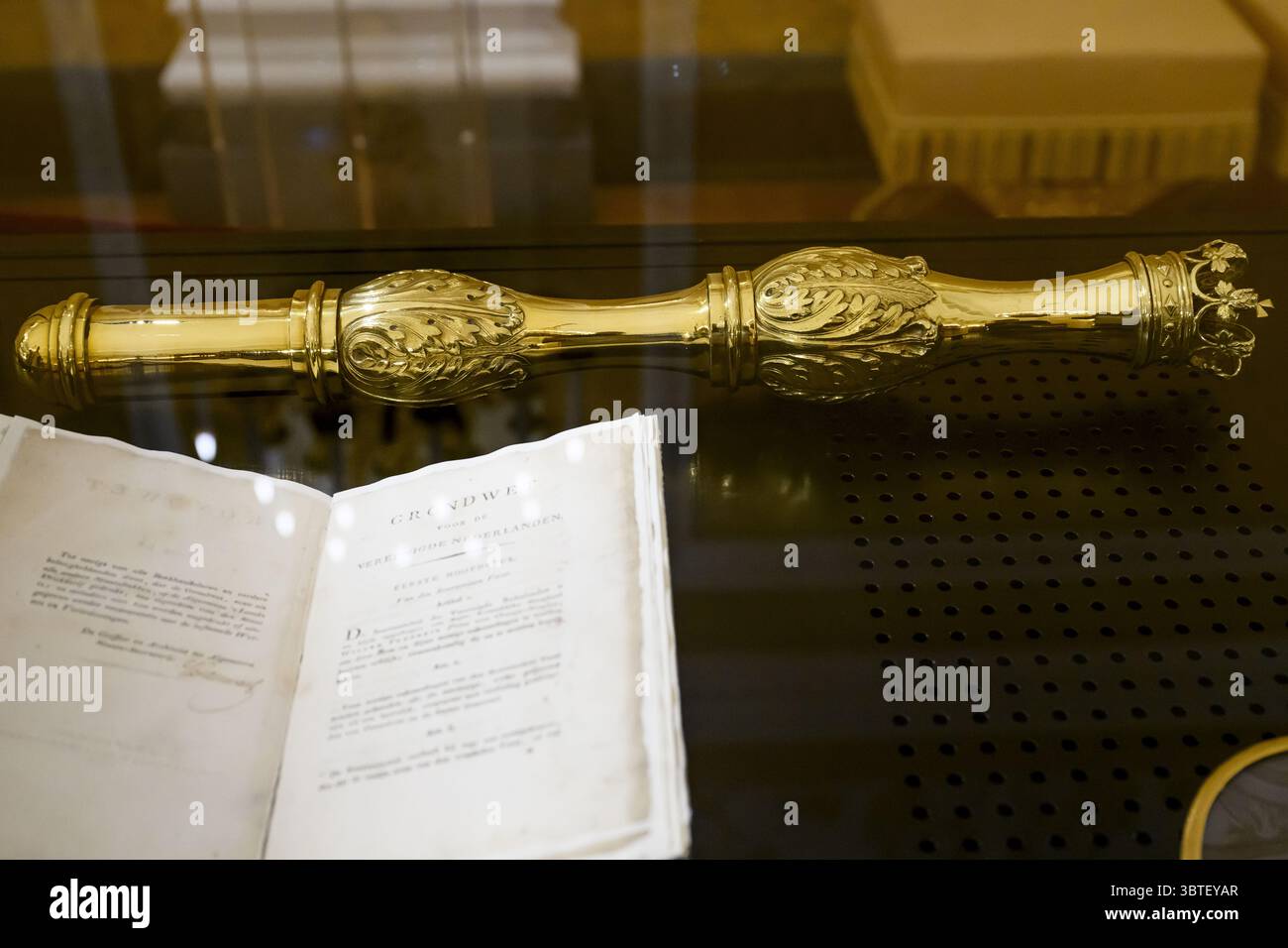 Den Haag, pays-Bas, 2025-07-15 10 :20 :58 LA HAYE, 15 juillet 2025, Palais Noordeinde. Palais Noordeinde et écuries royales. Les visiteurs peuvent visiter le palais de travail du roi et en apprendre davantage sur la riche histoire de ce patrimoine culturel. Cette année, une attention particulière est accordée au 200e anniversaire des collections royales, avec une sélection d’objets de la collection. PHOTO : NLBeeld/Patrick van EMST crédit : NL Beeld/Patrick van EMST Banque D'Images