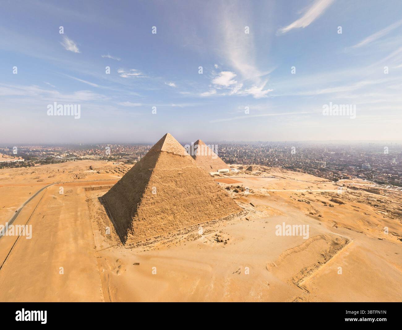 7 octobre 2011, Égypte : vue aérienne des grandes pyramides de Gizeh en Égypte (crédit image : © Airpano LLC/Amazing Aerial via ZUMA Wire) Banque D'Images