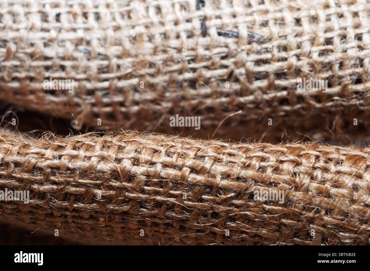 tissu grossier en jute ou jemp utilisé pour les sacs et l'artisanat également connu sous le nom de toile de jute Banque D'Images