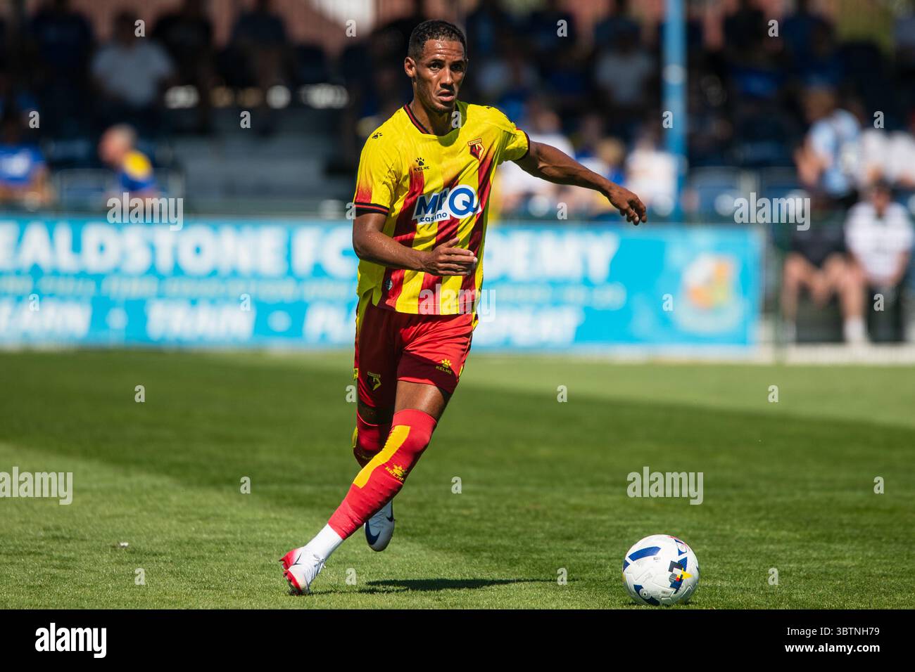 Tom Ince lors de Watford vs AFC Wimbledon amical 12/07/25 Banque D'Images