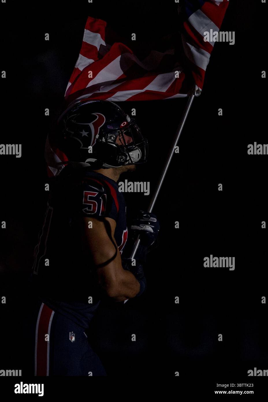 21 novembre 2019, Houston, Texas, États-Unis : 21 novembre 2019 : Dylan Cole, linebacker des Texans de Houston (51) lors des introductions d'avant-match contre les Colts d'Indianapolis au NRG Stadium de Houston, Texas. (Crédit image : © Maria Lysaker/ZUMA Wire) Banque D'Images