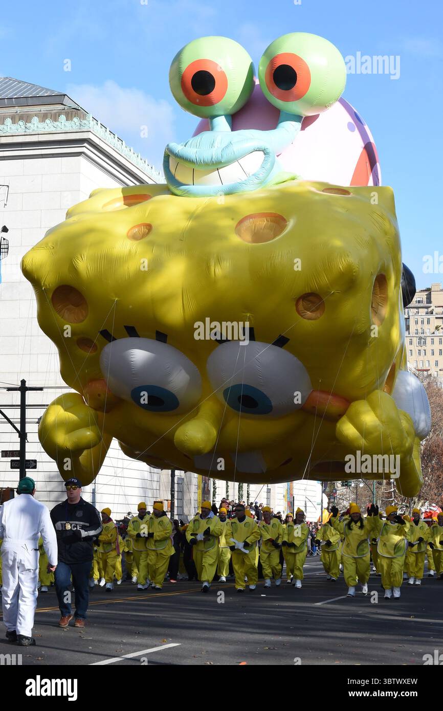 28 novembre 2019, New York, NY, États-Unis : novembre 28, 2019 New York City..Spongebob Squarepants et Gary the Snail Balloon à la 93e parade annuelle de Thanksgiving Macy's le 28 novembre 2019 à New York. (Crédit image : © Kristin Callahan/Ace Pictures via ZUMA Press) Banque D'Images