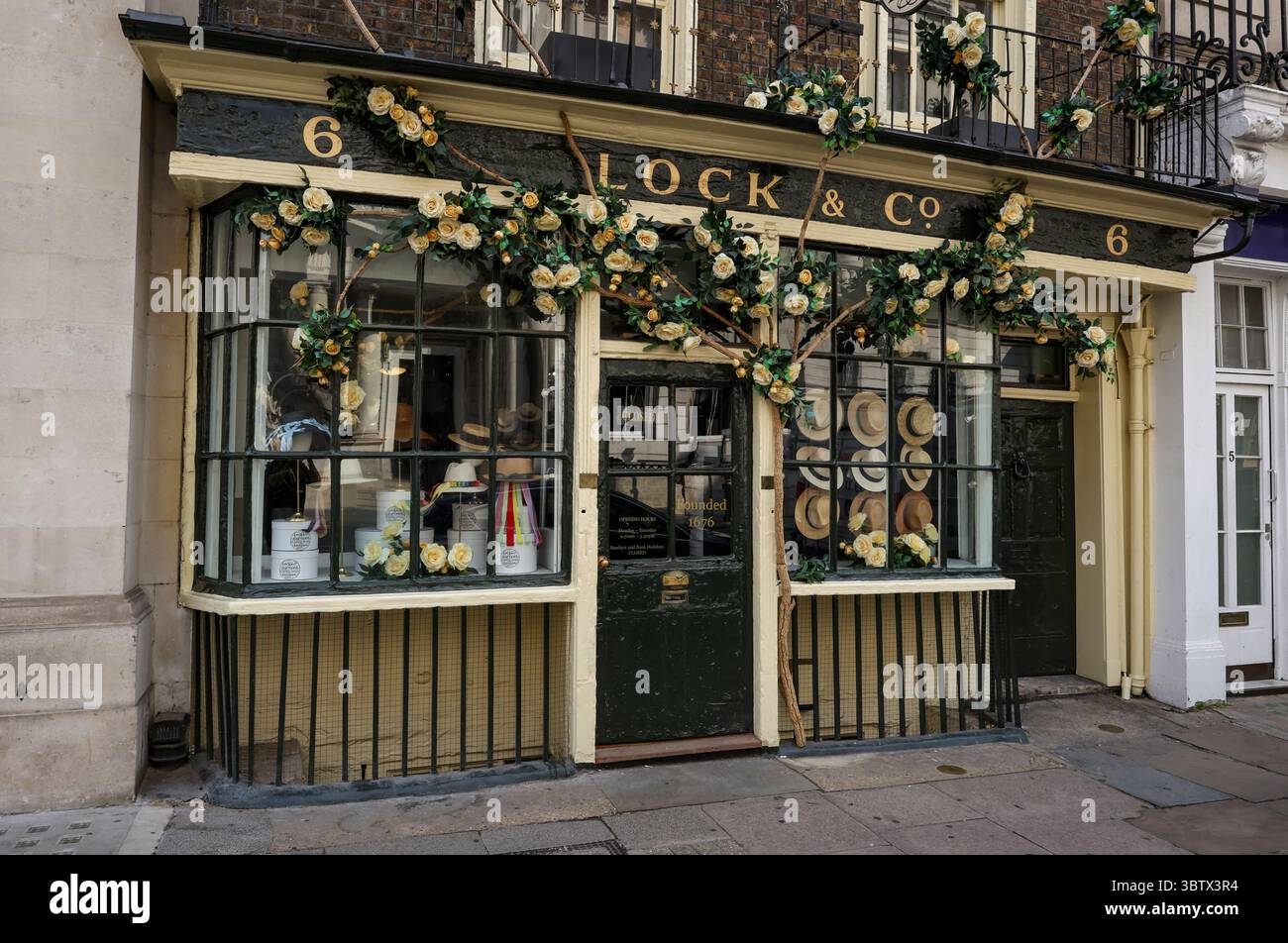 Verrou et code Hatters à l'origine James Lock and Co. Ltd est le plus ancien magasin de chapeaux du monde et titulaire d'un mandat royal, concepteur original du chapeau Bowler. Banque D'Images