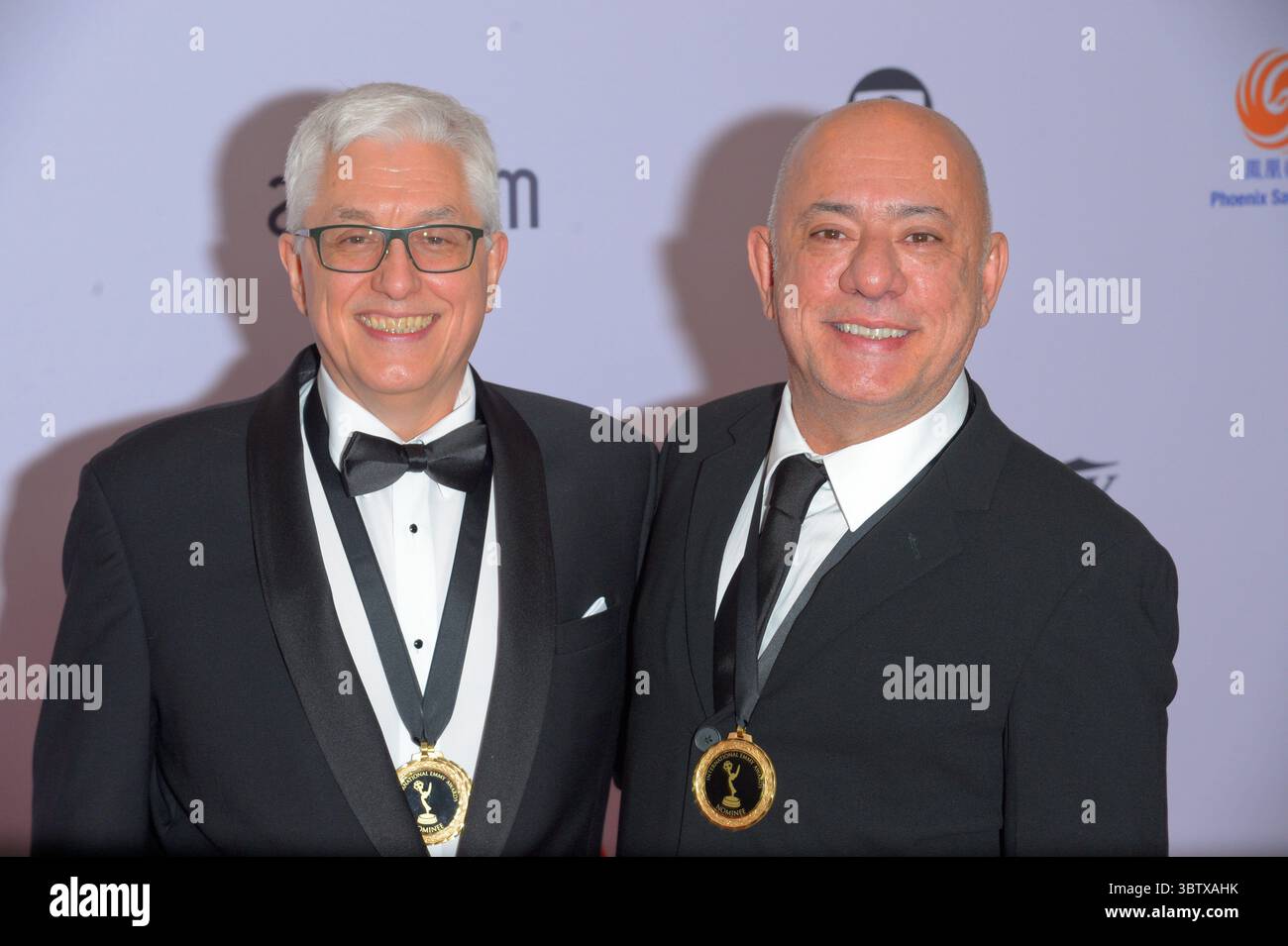 25 novembre 2019, New York, États-Unis : Roberto Rios et Claudio Torres assistent aux International Emmy Awards 2019 au New York Hilton à New York. (Crédit image : © Ron Adar/SOPA images via ZUMA Wire) Banque D'Images