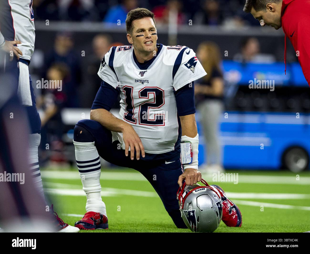 1er décembre 2019, Houston, Texas, États-Unis : 1er décembre 2019 : Tom Brady (12 ans), quarterback des Patriots de la Nouvelle-Angleterre, avant le match contre les Texans de Houston au NRG Stadium de Houston, Texas. (Crédit image : © Maria Lysaker/ZUMA Wire) Banque D'Images