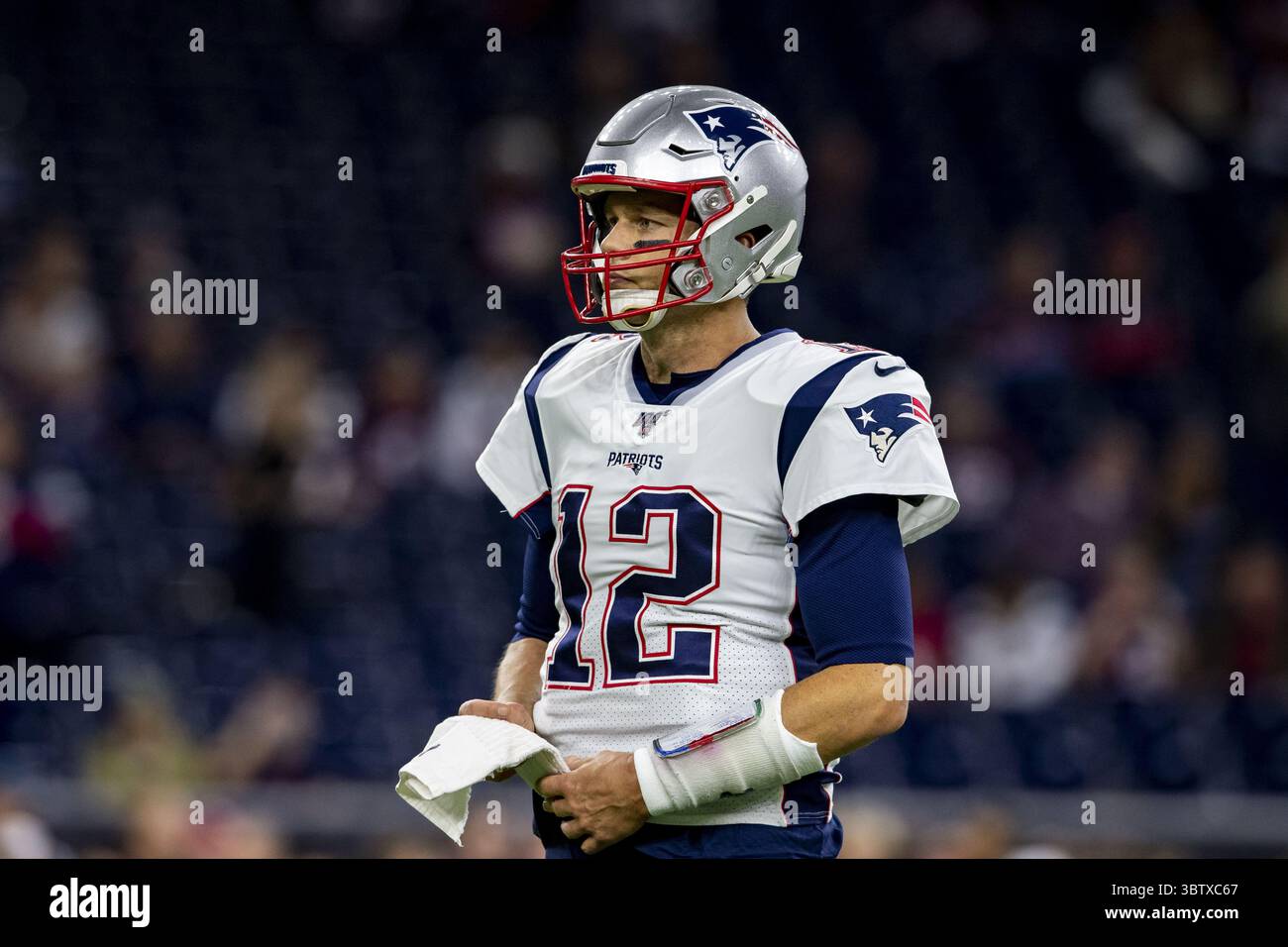 1er décembre 2019, Houston, Texas, États-Unis : 1er décembre 2019 : Tom Brady (12 ans), quarterback des Patriots de la Nouvelle-Angleterre, avant le match contre les Texans de Houston au NRG Stadium de Houston, Texas. (Crédit image : © Maria Lysaker/ZUMA Wire) Banque D'Images