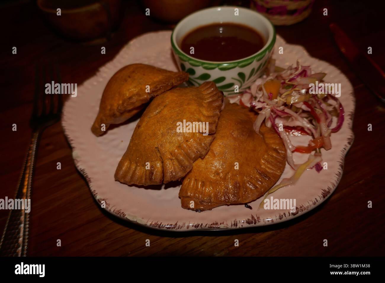 Beverly Hills, Californie, USA 15 juillet 2025 Sofia Vergara et Manolo Vergara Toma Chicken Empanadas au Hideaway Restaurant on Rodeo Drive Event le 15 juillet 2025 à Beverly Hills California USA. Photo de Barry King/Alamy Stock photo Banque D'Images