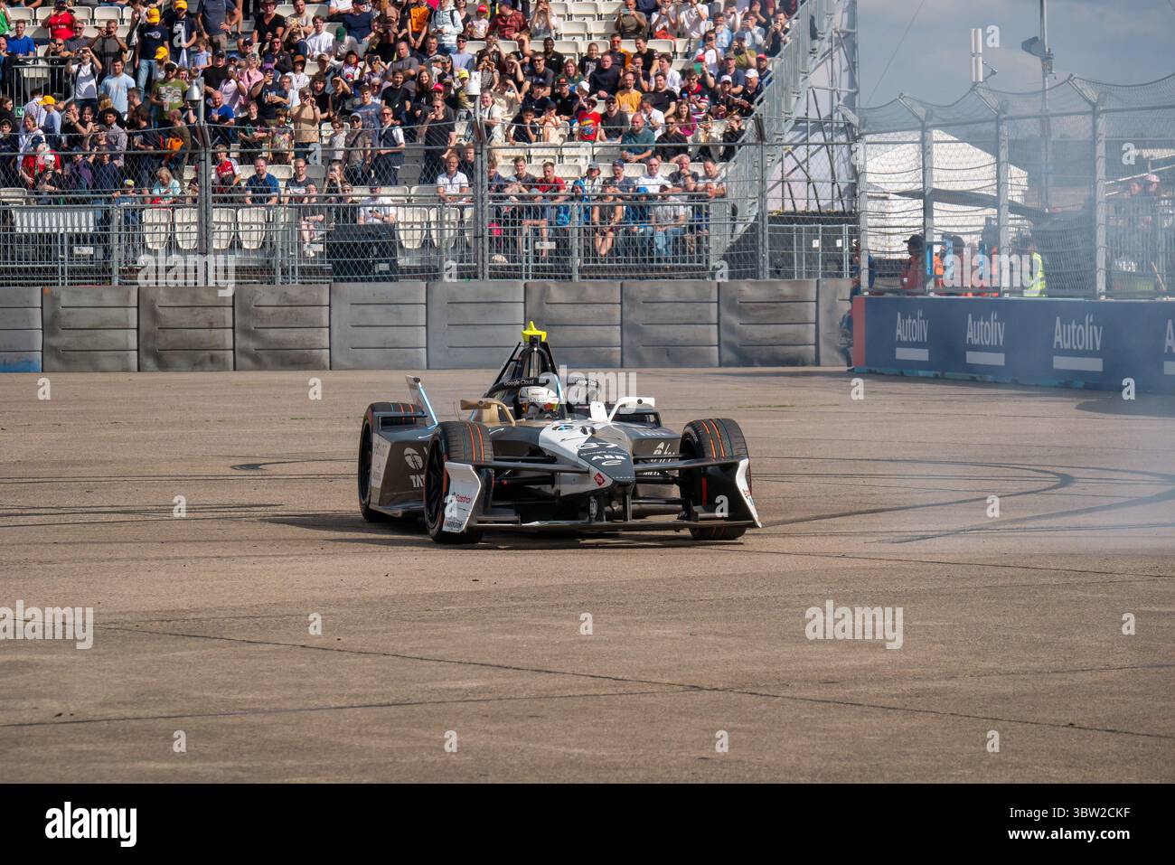 Formule E, Allemagne, Berlin, juillet 2025. Nick Cassidy (#37), Jaguar TCS Racing lors de la course 2 dimanche. Banque D'Images