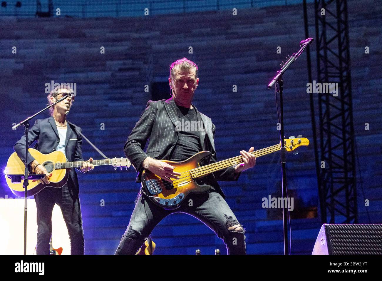 Arena, Vérone, Italie, 15 juillet 2025, Gordy Goudie & Ged Grimes (simple Minds) pendant simple Minds - concert de musique Banque D'Images