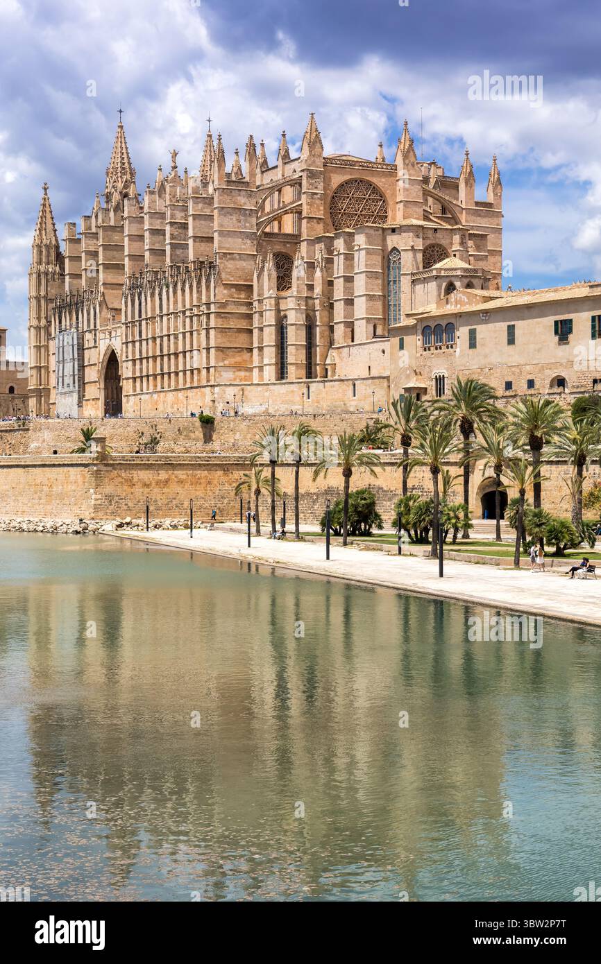Cathédrale église Catedral de Palma de Mallorca la Seu architecture format portrait de voyage en Espagne Banque D'Images