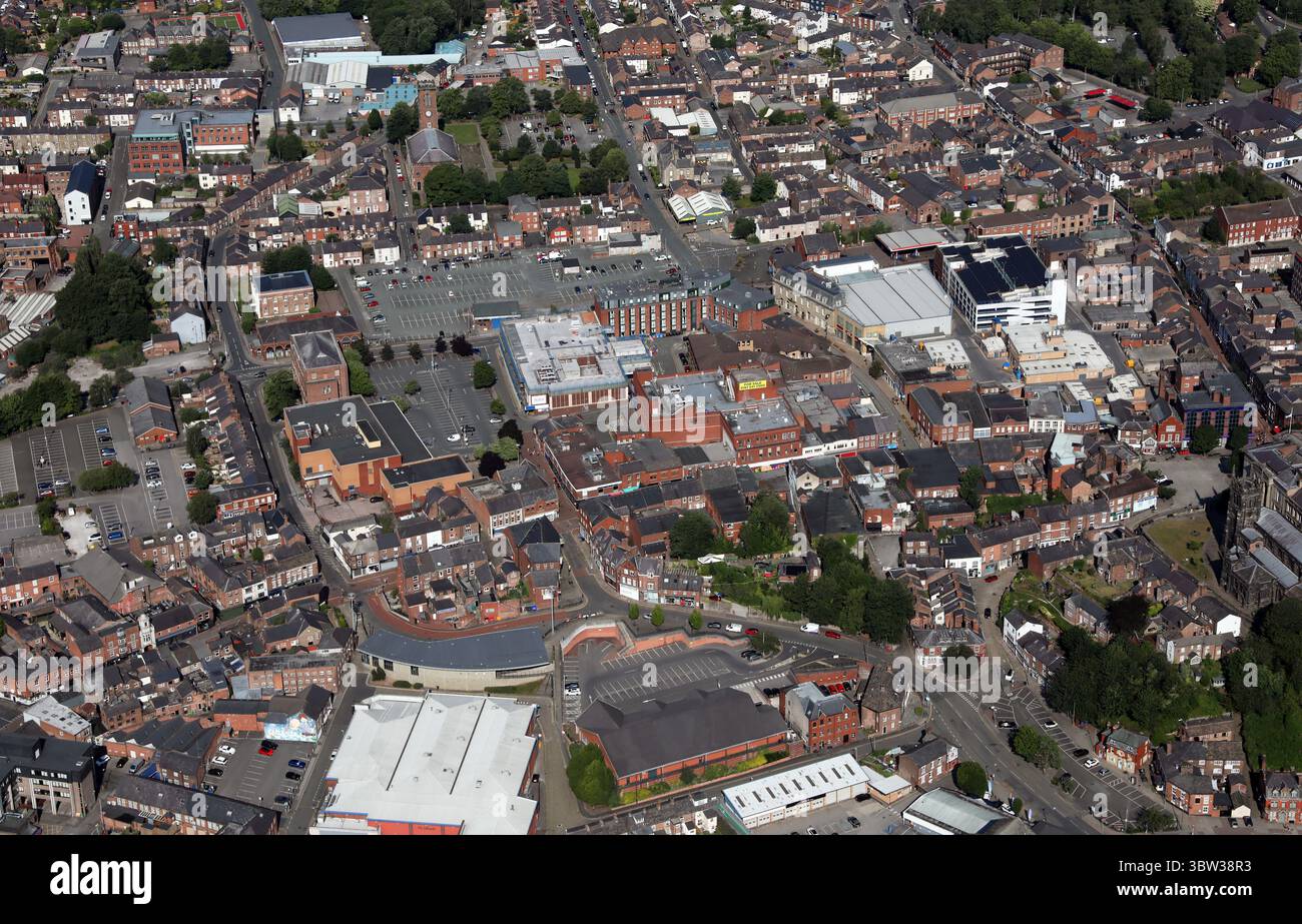 Vue aérienne du centre-ville de Macclesfield, Cheshire, prise de l'est vers l'ouest Banque D'Images