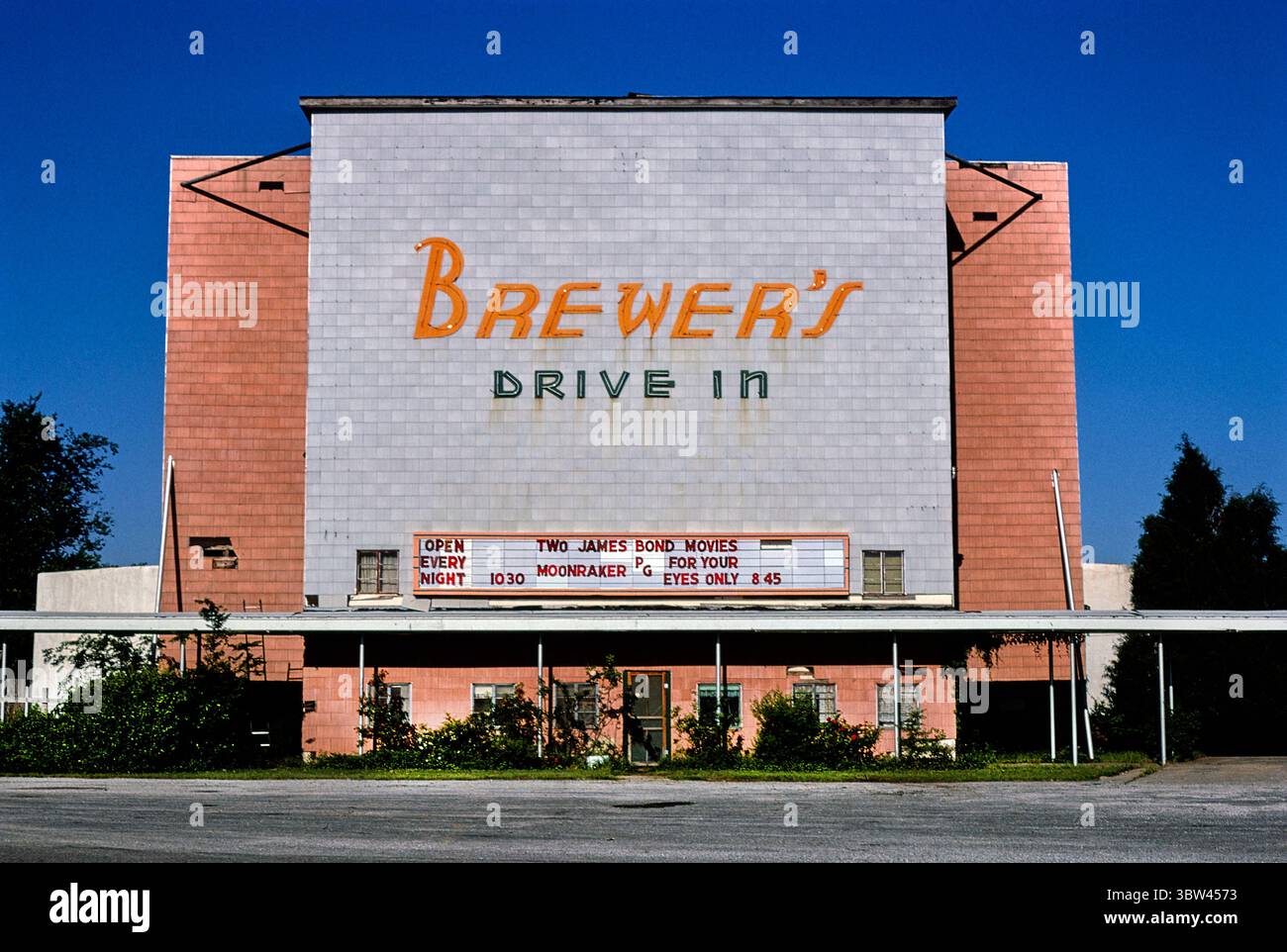 10 mars 2016, Pauls Valley, Oklahoma, États-Unis : Brewer's Drive-In Theater, route 19, Pauls Valley, Oklahoma, États-Unis, John Margolies Roadside America Photograph Archive, 1982 (crédit image : © JT Vintage/Glasshouse via ZUMA Wire) Banque D'Images