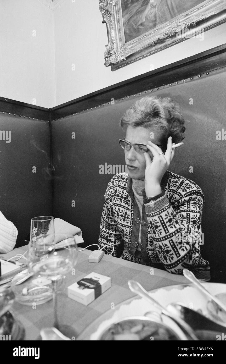 Current 45-5-1970 : 150 000 exclus. Les homosexuels n'ont jamais eu la facilité dans la société. Nous avons également un article du Code pénal qui criminalise les relations entre hommes homosexuels. Il est temps de supprimer cette loi. Responsable de l'information à l'Association norvégienne de 1948, Karen-Christine Friele. Photo : Aage Storløkken / Current / NTB ***la photo n'est pas traitée*** *le texte est traduit automatiquement* Banque D'Images