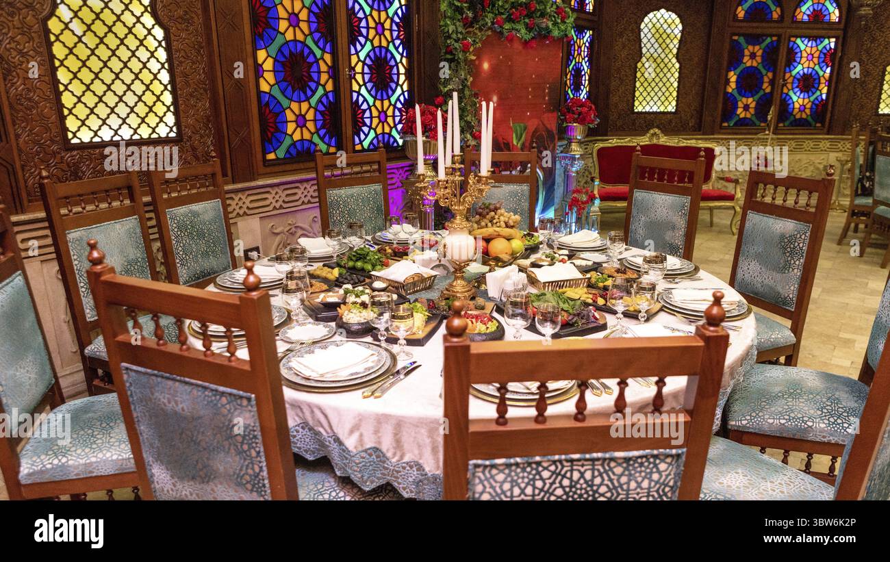 Table de repas de restaurant de style ancien Banque D'Images