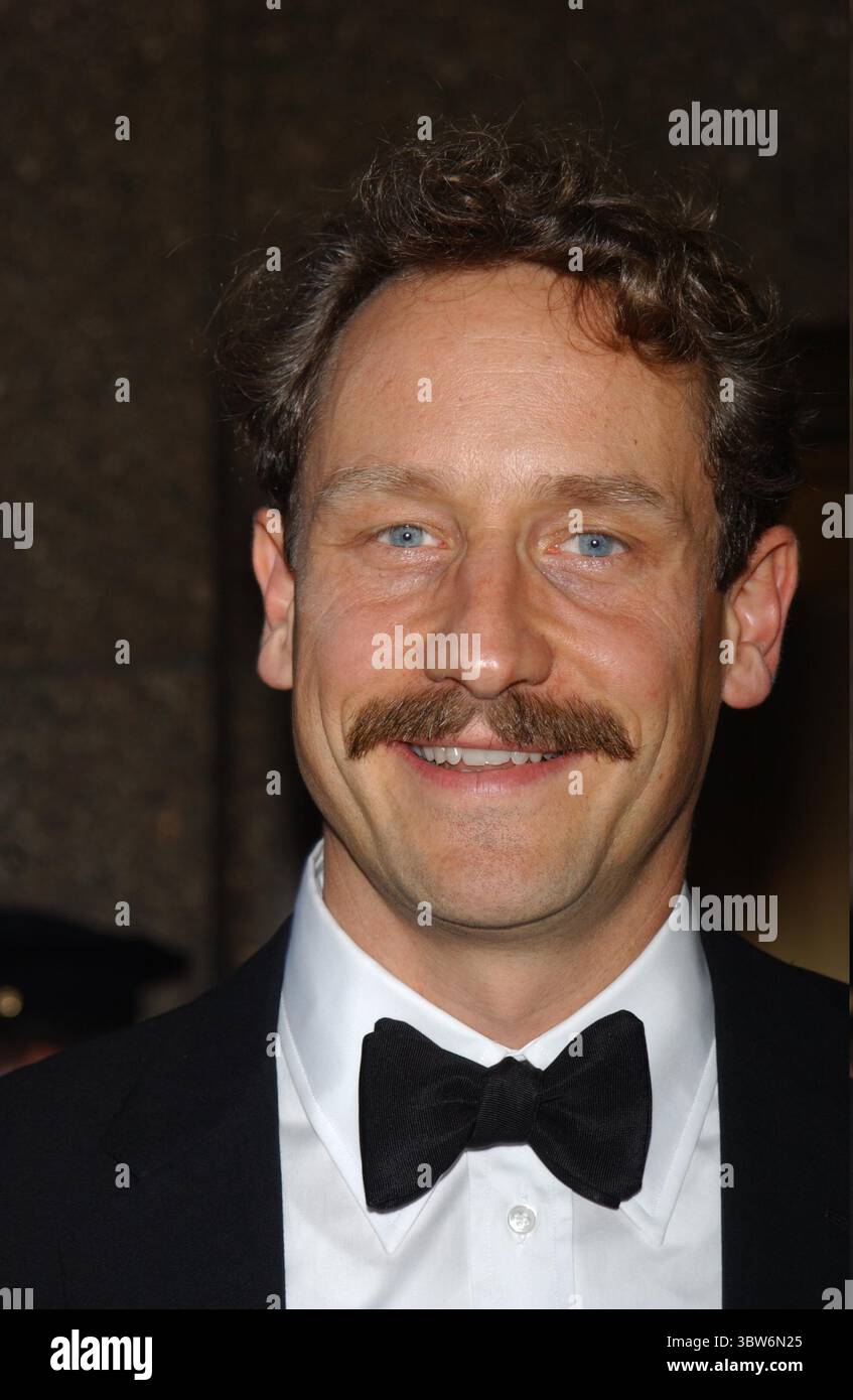 JANVIER 1, 2011 - K25195AR SD0602.THE 2002 TONY AWARDS.SAM ROBARDS. (Crédit image : © Andrea Renault/ZUMA Wire) Banque D'Images