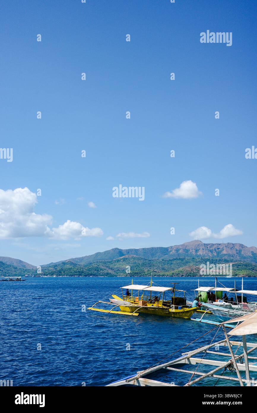 Un design unique d'un bateau philippin à longue queue qui est une signature aux Philippines. Coron, Palawan est les vacances d'été préférées en Asie Banque D'Images