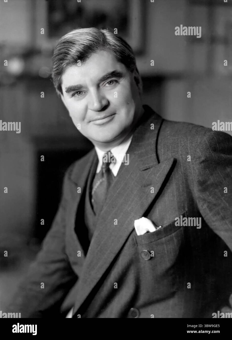 Nye Bevan. Portrait de l'ancien politicien du parti travailliste gallois, Aneurin 'Nye' Bevan (1897-1960) en 1943. Bevan était l'architecte du National Health Service au Royaume-Uni Banque D'Images