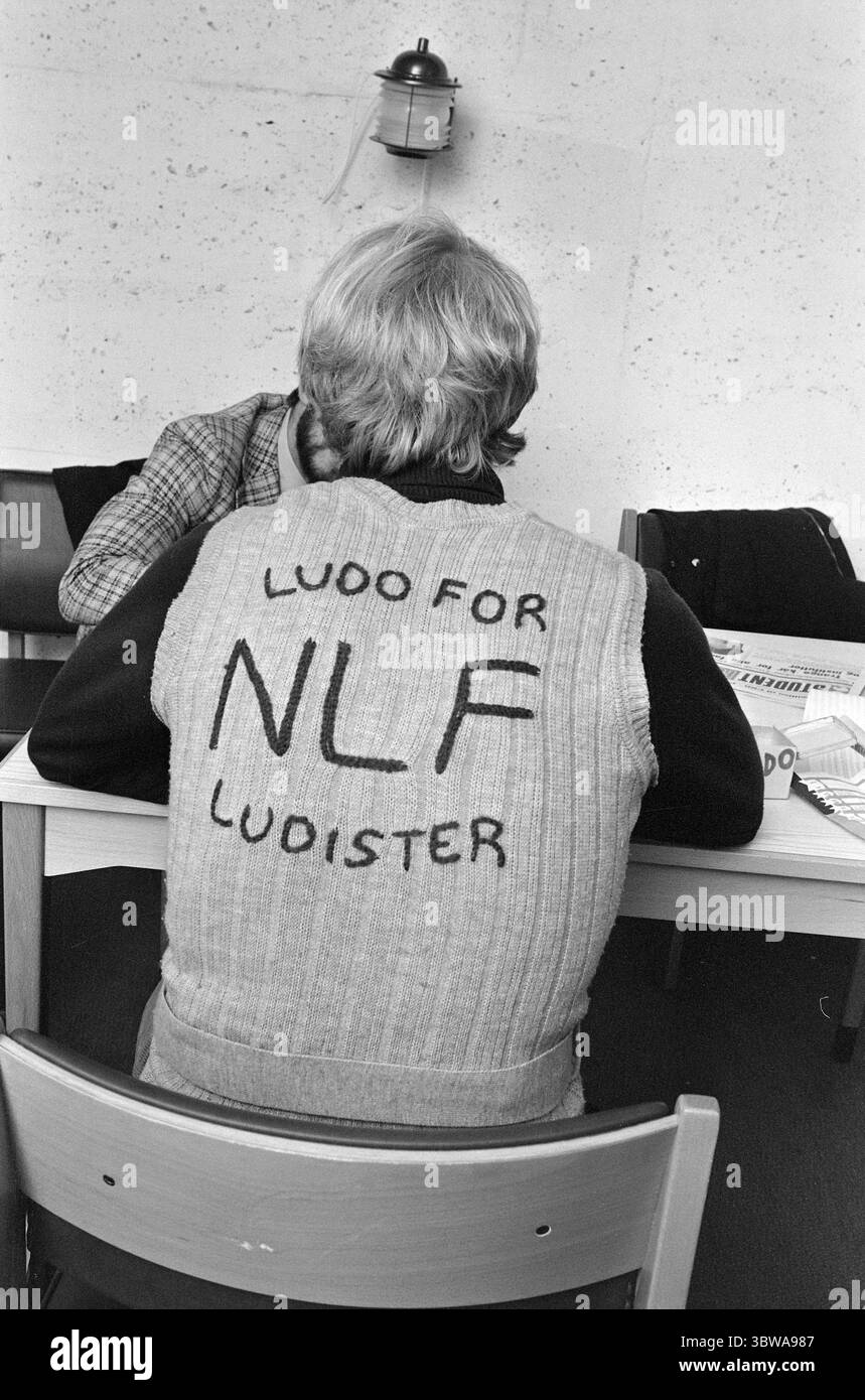 Courant 47 - 11 - 1972 : le peuple Ludo frappe. Le mouvement Ludo a du vent dans les voiles. L'Association norvégienne Ludo a été fondée et mène des recherches sur Ludo. Les Ludistes prennent leur jeu au sérieux. Photo : Aage Storløkken/Aktuell/NTB ***PHOTO NON TRAITÉE *** Banque D'Images
