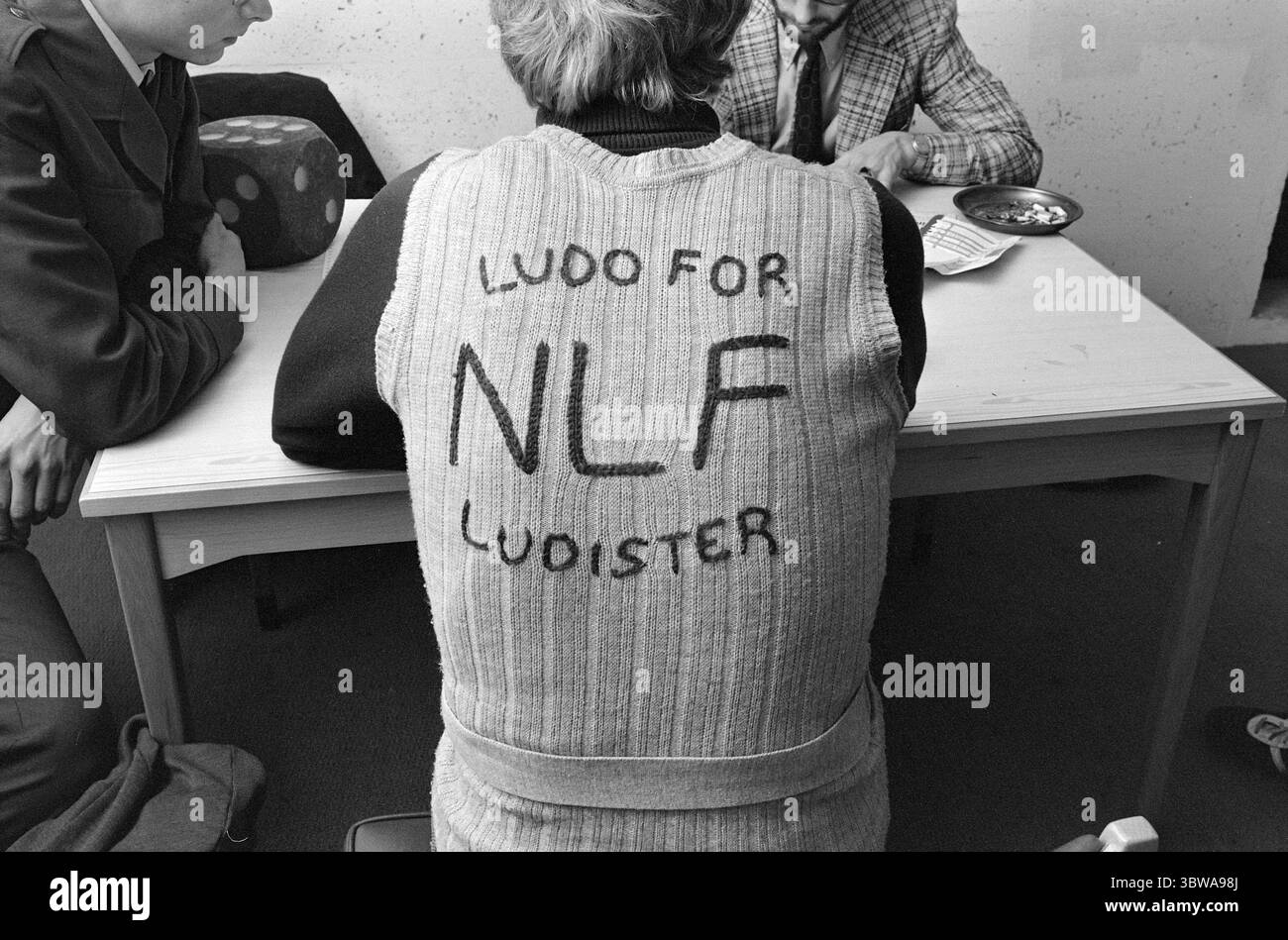Courant 47 - 11 - 1972 : le peuple Ludo frappe. Le mouvement Ludo a du vent dans les voiles. L'Association norvégienne Ludo a été fondée et mène des recherches sur Ludo. Les Ludistes prennent leur jeu au sérieux. Photo : Aage Storløkken/Aktuell/NTB ***PHOTO NON TRAITÉE *** Banque D'Images
