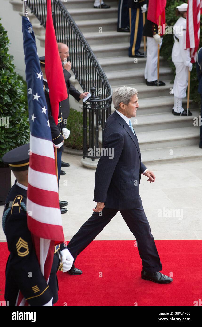 25 septembre 2015, Washington, District de Columbia, États-Unis : le secrétaire d'État américain John Kerry arrive à une visite officielle de la Chine sur la pelouse sud de la Maison Blanche à Washington, DC le vendredi 25 septembre 2015 (image crédit : © Chris Kleponis/CNP via ZUMA Wire) Banque D'Images