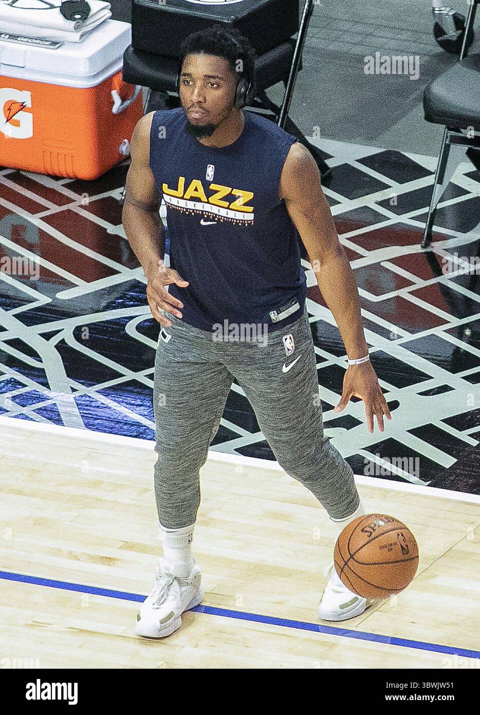 18 juin 2021, LOS ANGELES, CALIFORNIE, États-Unis : Donovan Mitchell #45 du Jazz de l'Utah se prépare pour la deuxième ronde, match 6 des éliminatoires NBA 2021 contre les Clippers de Los Angeles le vendredi 18 juin 2021, au Staples Center de Los Angeles, Californie. PHILLIP KIM/PI. (Crédit image : © Prensa Internacional via ZUMA Wire) Banque D'Images