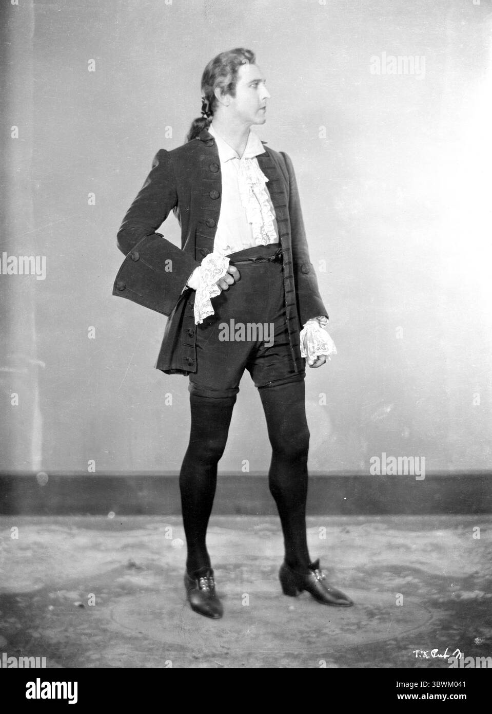 John Barrymore portant un costume d'époque (crédit image : © Movie Star News via ZUMA Press Wire Service) Banque D'Images
