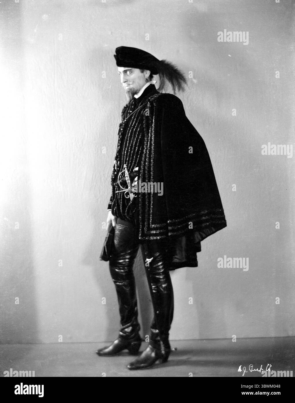 John Barrymore portant un costume d'époque (crédit image : © Movie Star News via ZUMA Press Wire Service) Banque D'Images