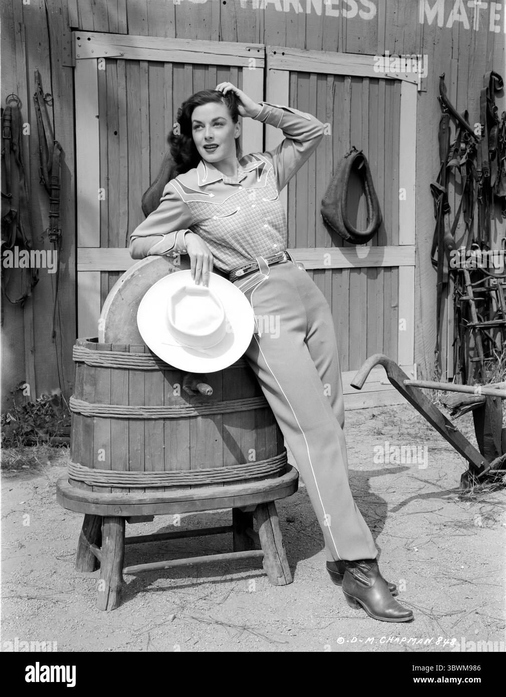 Un portrait de Marguerite Chapman dans Un costume de cow-boy (image de crédit : © Movie Star News via ZUMA Press Wire Service) Banque D'Images