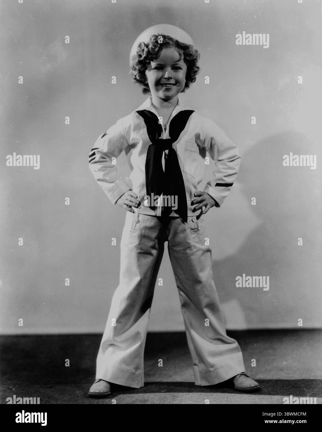 Shirley Temple posé en costume de marin (crédit image : © Movie Star News via ZUMA Press Wire Service) Banque D'Images