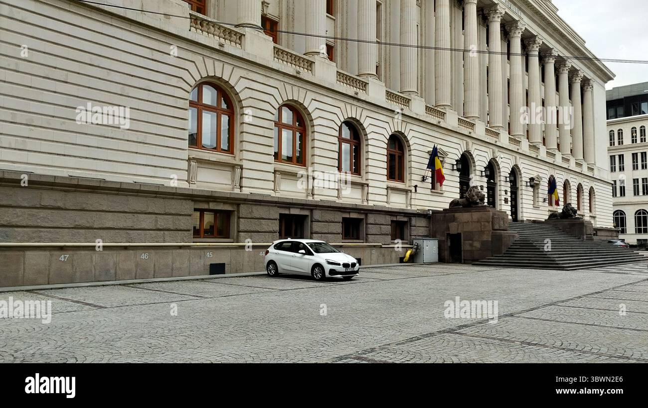 Bâtiment néoclassique de la Banque nationale de Roumanie, colonnade et marches de l'entrée principale, Bucarest, Roumanie Banque D'Images