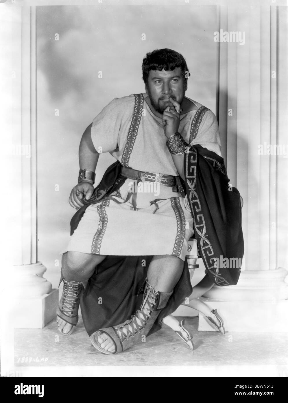 Peter Ustinov portant un costume romain (image de crédit : © Movie Star News via ZUMA Press Wire Service) Banque D'Images